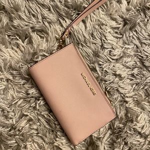 Michael Kors wristlet